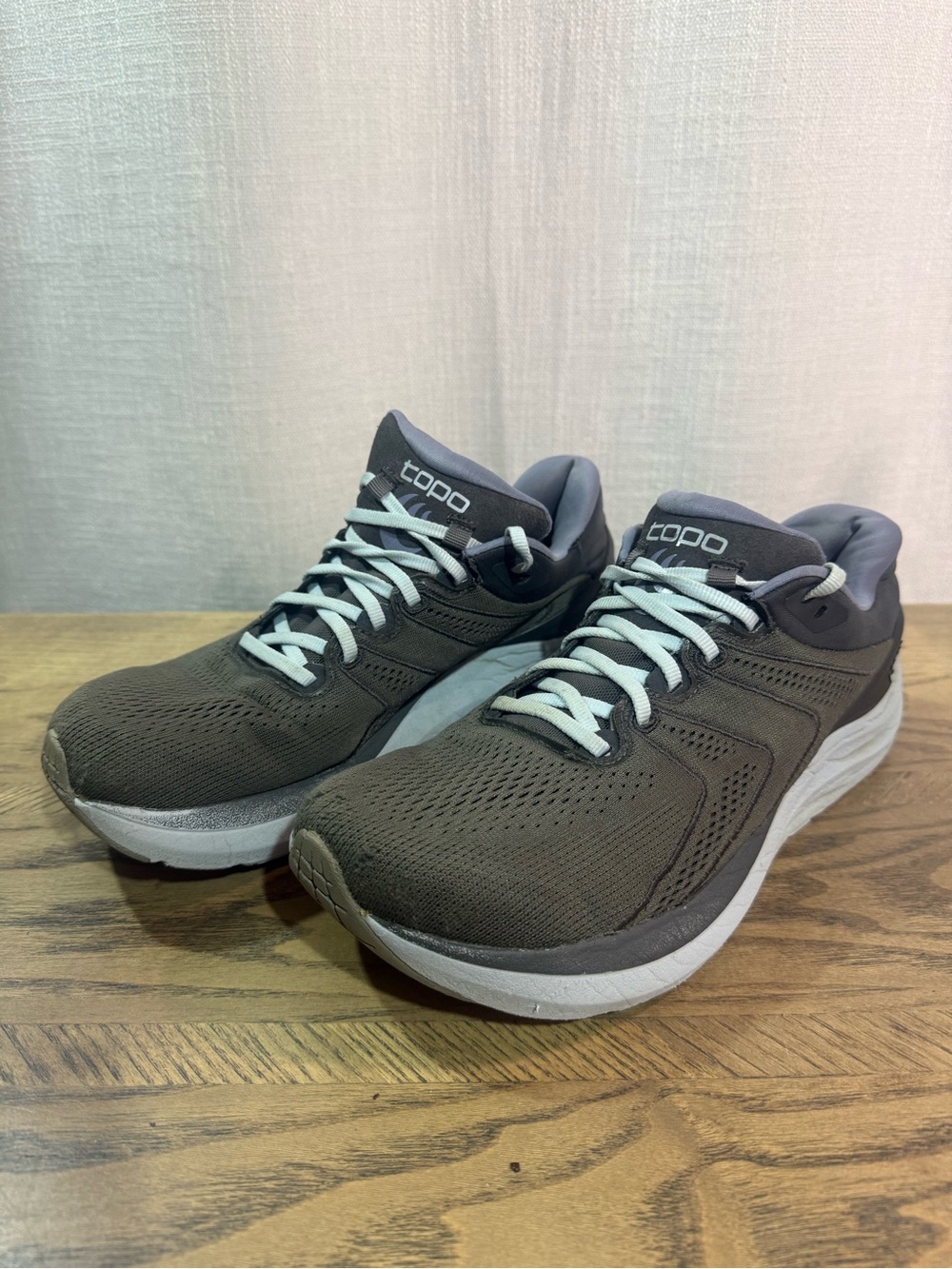 Topo Phantom 2 Athletic Women’s Gray Lilac Mesh Running Shoes